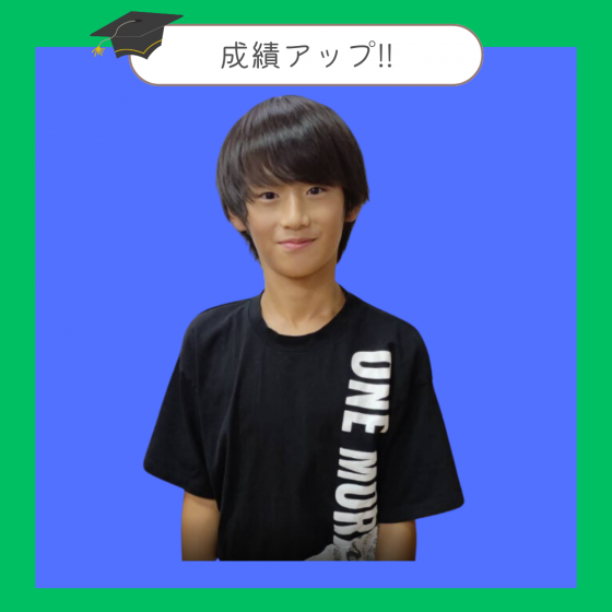 ベージュ　ホワイト　卒業　学校　学生　写真　シンプル　instagramの投稿　正方形 (1).png